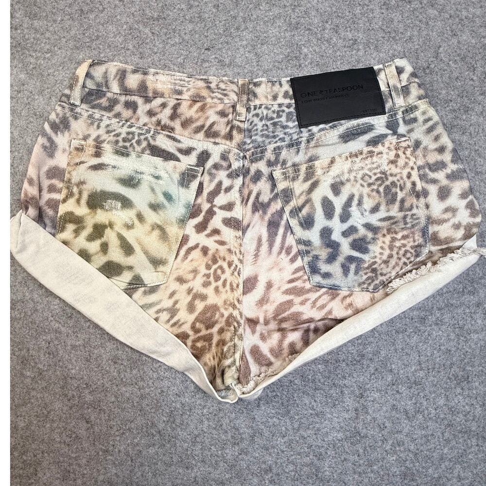 One Teaspoon Animal Print Bandit Denim Shorts Rolled Hem Size 27 NWT - Picture 3 of 9